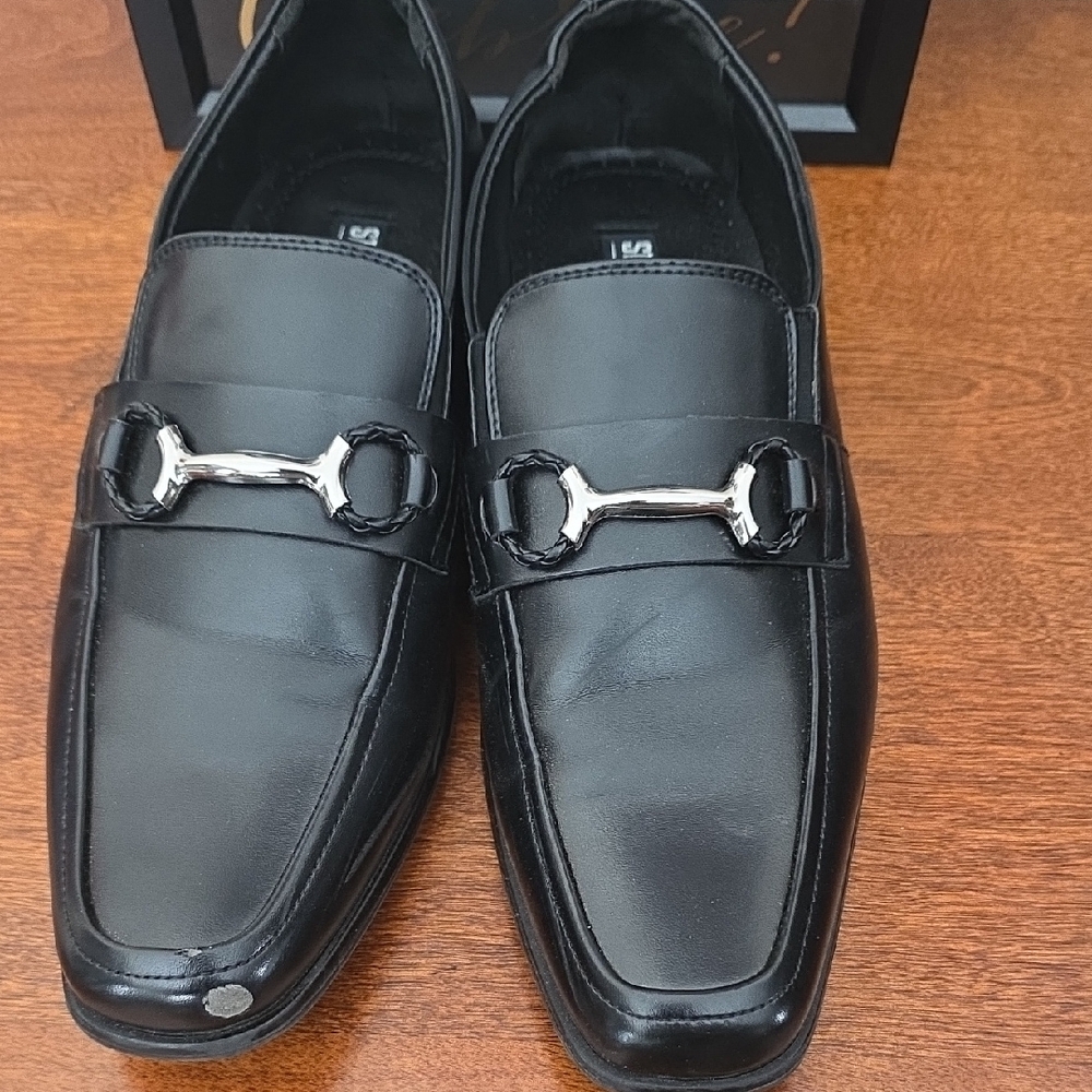Stacy Adams Black Loafers with Silver Detail